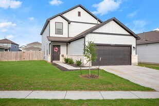 6807 Tiznow Ln in Buda, TX - Building Photo