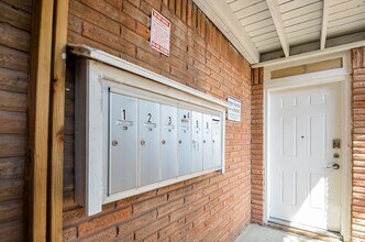 8810 Ilona Ln in Houston, TX - Building Photo - Building Photo