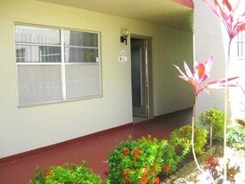 532 Normandy L in Delray Beach, FL - Building Photo