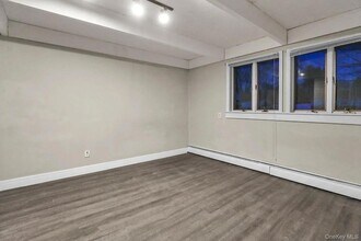 44 University Heights Dr in Stony Brook, NY - Building Photo - Building Photo