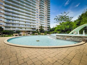 Brentwood Towers in Toronto, ON - Building Photo - Building Photo