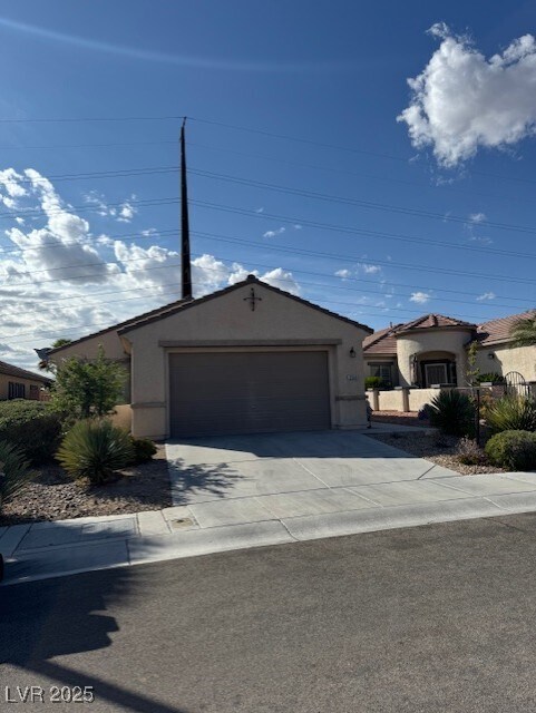 2544 Rue Colmar Dr in Henderson, NV - Building Photo