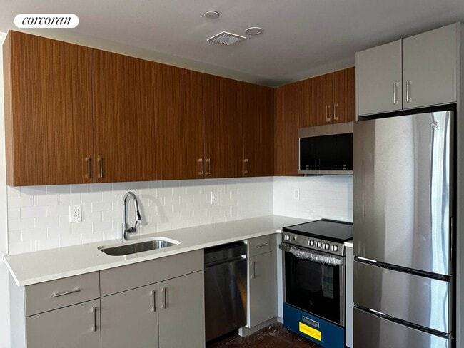 83-15 Parsons Blvd in Queens, NY - Building Photo - Building Photo