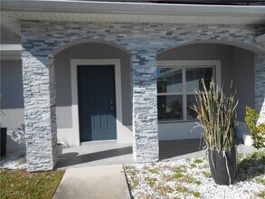 601 Clayton Ave in Lehigh Acres, FL - Building Photo - Building Photo
