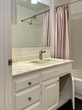 22506 Quinta Rd, Unit Jonathan in Woodland Hills, CA - Building Photo - Building Photo