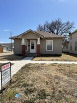 165 W 5th St in Hoisington, KS - Building Photo