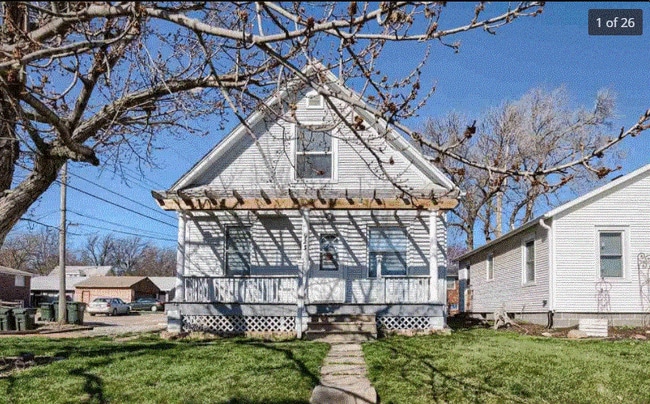 923 S 24th St, Unit 2 in Lincoln, NE - Building Photo - Building Photo