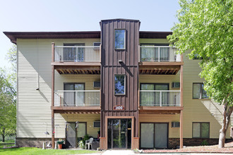 Gateway in Ames, IA - Foto de edificio - Building Photo