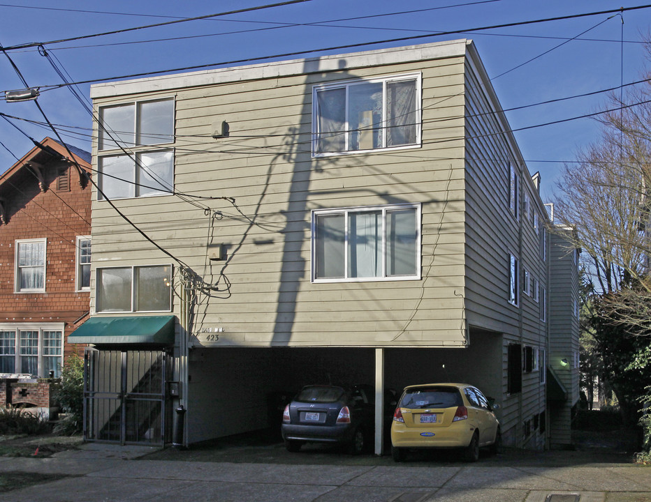 Eastwind Apartments in Seattle, WA - Building Photo