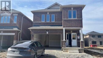 25 Huntsworth Ave in Thorold, ON - Building Photo