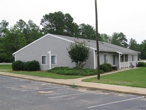 Amity Place in Dunn, NC - Building Photo - Building Photo