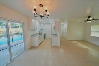 2619 Hendy Ct in Orlando, FL - Building Photo - Building Photo