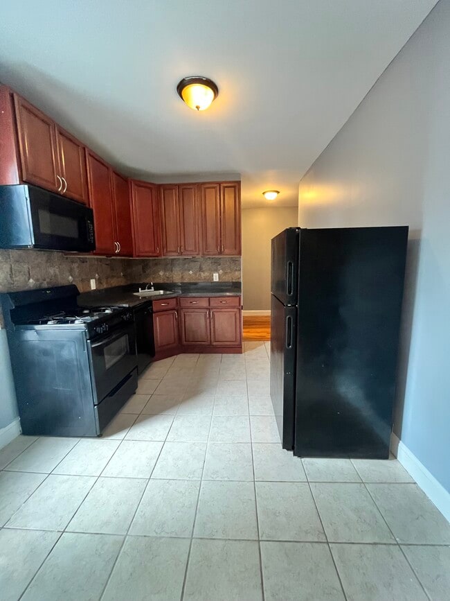 1205 Kennedy Blvd in Bayonne, NJ - Building Photo - Building Photo