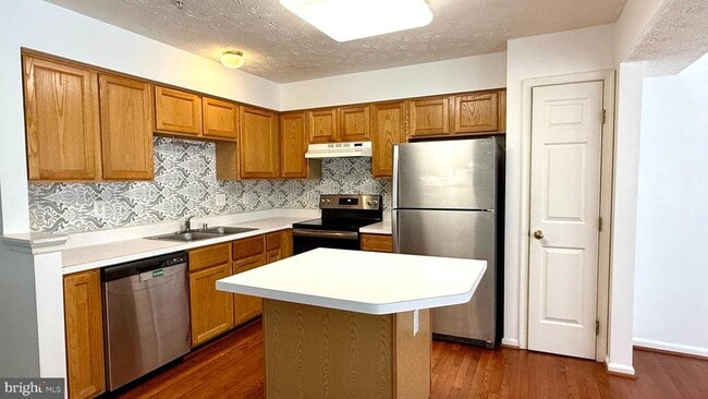 8721 Rochelle Dr in Ellicott City, MD - Building Photo - Building Photo