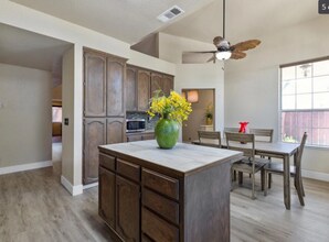 747 Chenin Blanc Dr in Manteca, CA - Building Photo - Building Photo