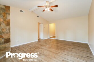 2911 Justin Ct in Orange Park, FL - Foto de edificio - Building Photo