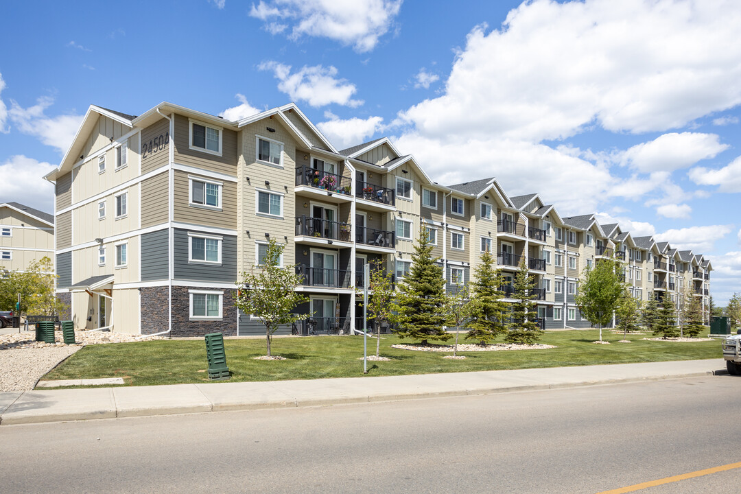 Vanier Heights in Red Deer, AB - Building Photo