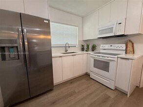 6250 SW 58th Pl in South Miami, FL - Building Photo - Building Photo