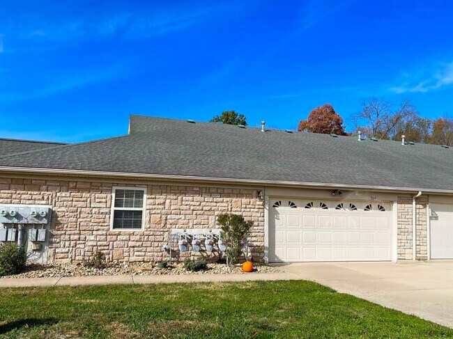 504 Altamonte Dr, Unit 504 in Athens, OH - Foto de edificio - Building Photo