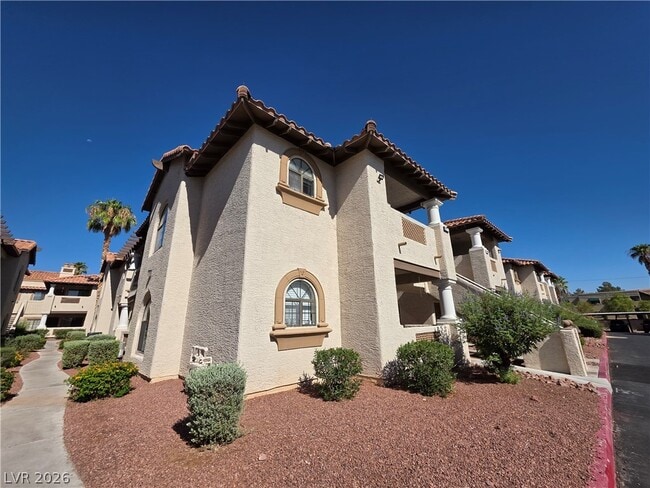 property at 1407 Santa Margarita St