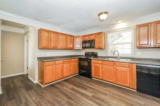 4629 Dawnwood Dr in Charlotte, NC - Building Photo - Building Photo