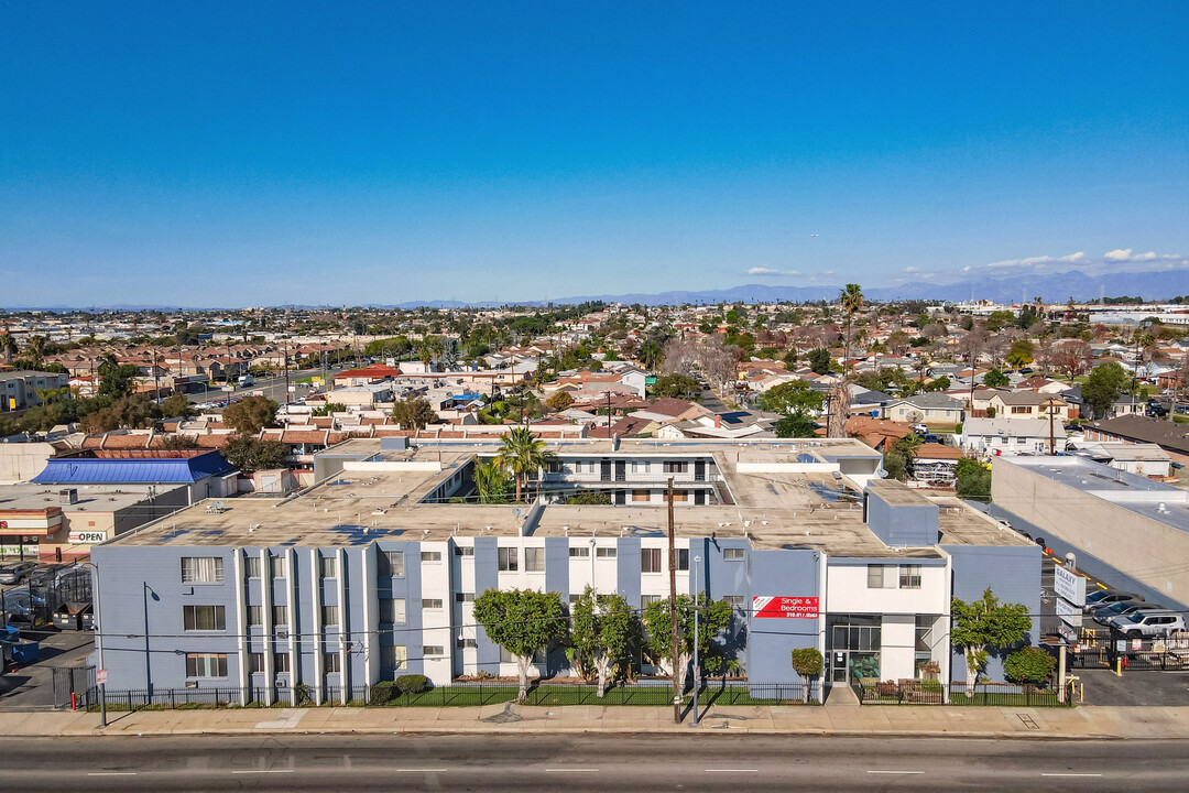 Galaxy Apartments in Gardena, CA - Building Photo