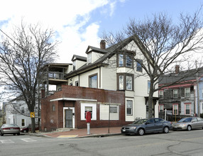 127 Cumberland Ave in Portland, ME - Building Photo - Primary Photo