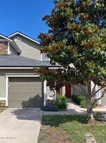 295 Leese Dr in Saint Johns, FL - Building Photo