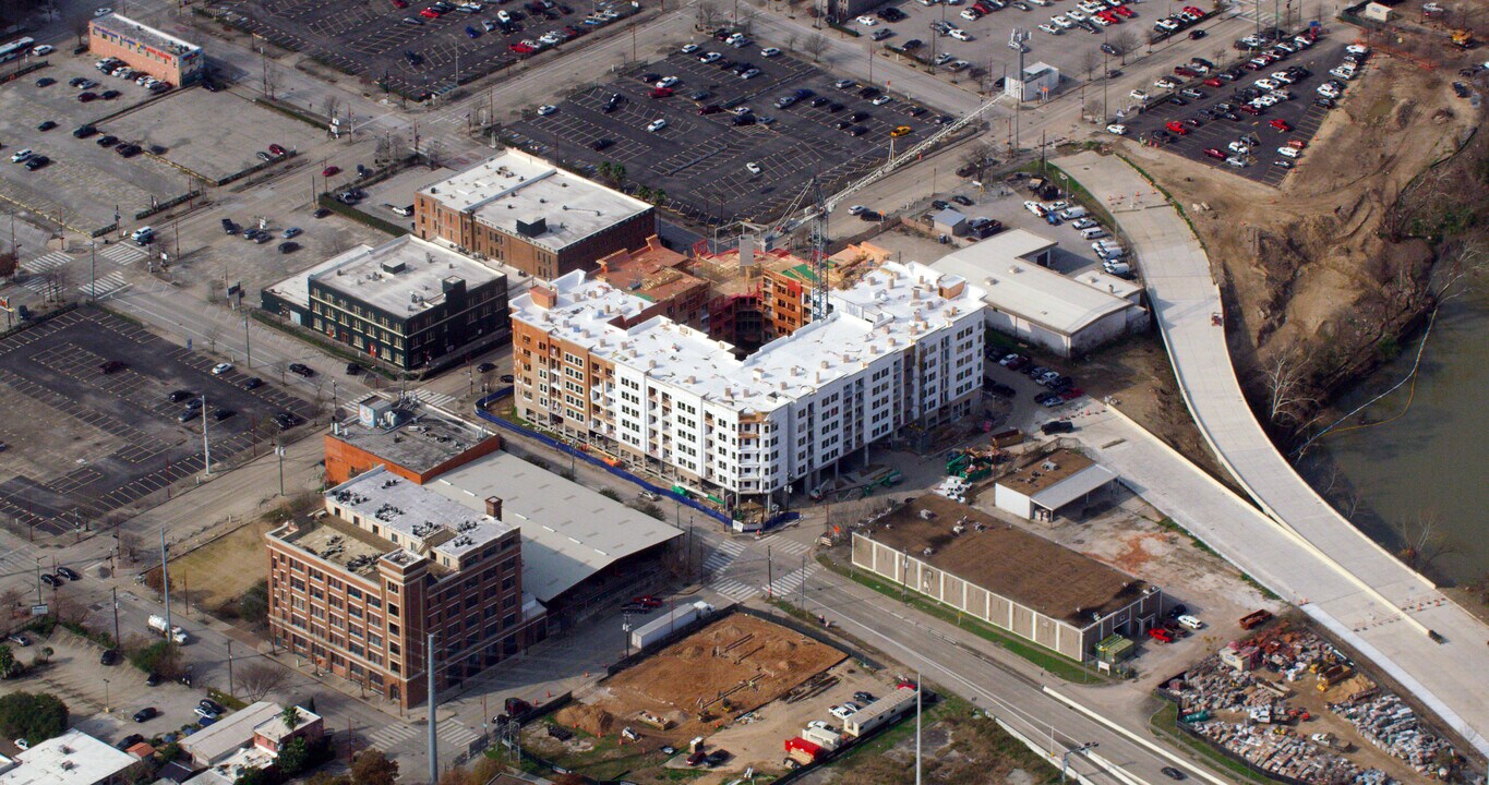 Ely at the Ballpark in Houston, TX - Building Photo