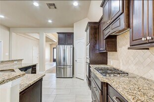 9811 Joyce Dr in Rosharon, TX - Building Photo