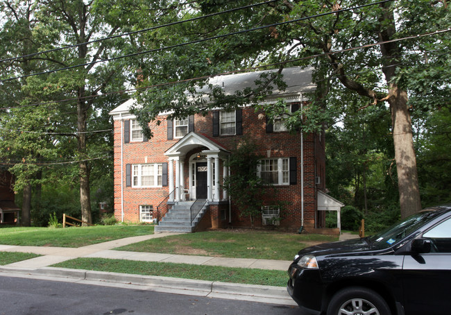 Parkway Garden Apartments in Takoma Park, MD - Building Photo - Building Photo