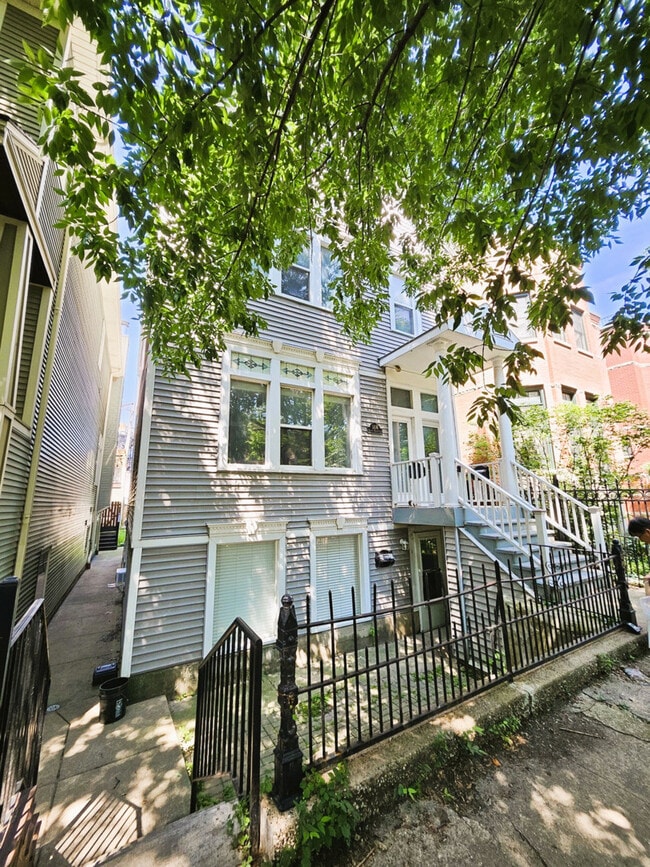 property at 2436 N Marshfield Ave