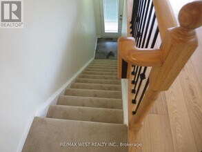 5615 Oscar Peterson Blvd in Mississauga, ON - Building Photo - Building Photo