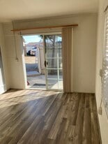 1278 E Collins St in Oxnard, CA - Building Photo