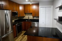 3033 N Sheridan Rd, Unit 701 in Chicago, IL - Building Photo - Building Photo