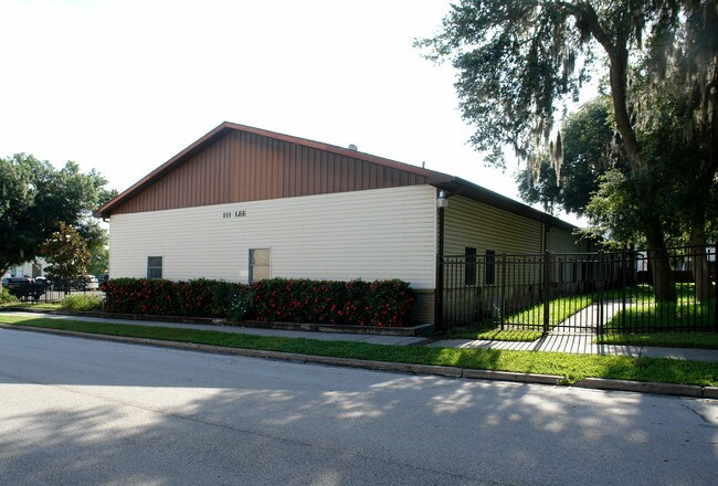 111 Lee Ave in Sanford, FL - Building Photo - Building Photo