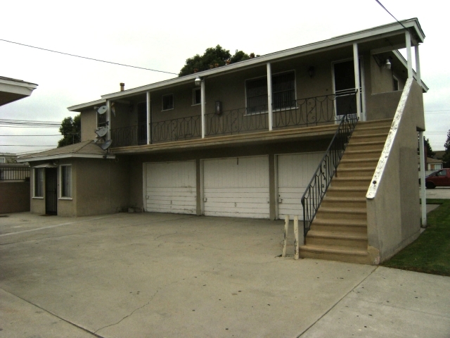 3291 E Artesia Blvd in Long Beach, CA - Building Photo - Building Photo