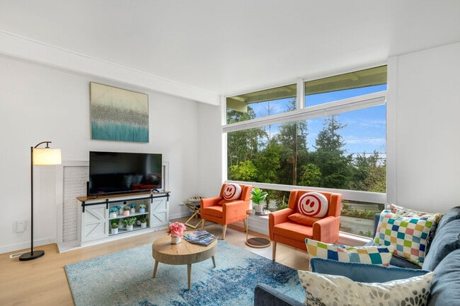 14009 SE 37th Pl in Bellevue, WA - Building Photo - Building Photo