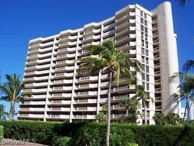 property at 4005 Gulf Shore Blvd N