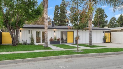 3103 Shipway Ave in Long Beach, CA - Foto de edificio - Building Photo