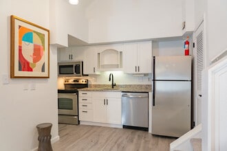 The District North Hills in Raleigh, NC - Foto de edificio - Interior Photo