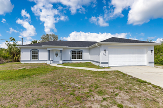 8896 Wawana Rd in North Port, FL - Building Photo - Building Photo