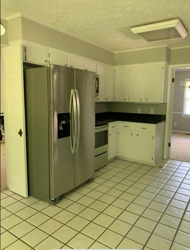 2106 Dobbs Rd in Alexander City, AL - Building Photo - Building Photo