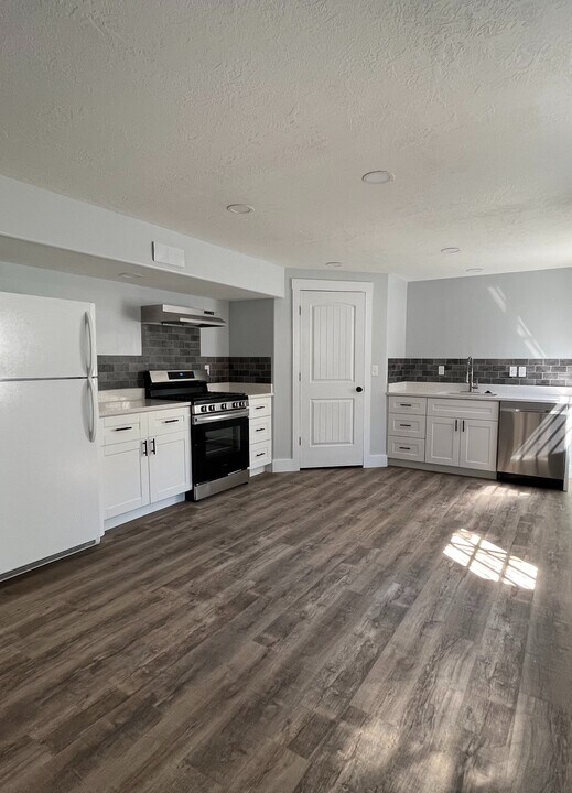 315 W 500 S St in Santaquin, UT - Building Photo