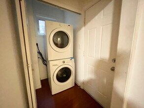 93A Hillside St, Unit 2 in Boston, MA - Foto de edificio - Building Photo