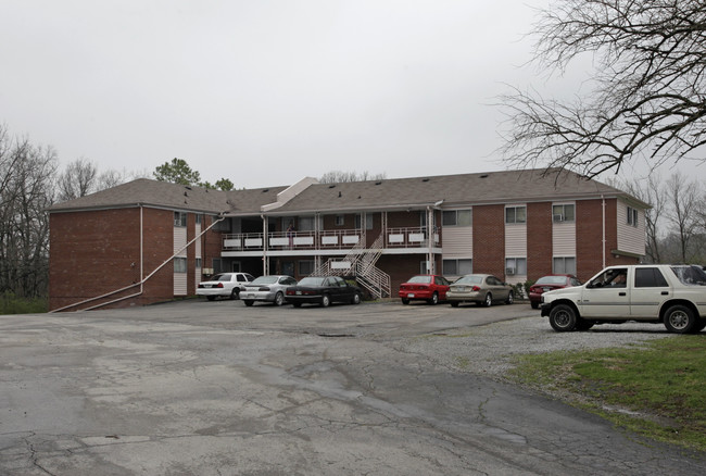 Views at Kinley in Columbia, TN - Building Photo - Building Photo