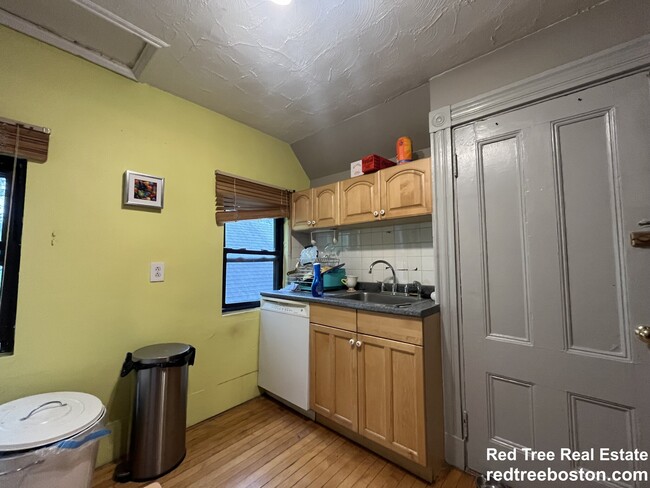 3 Aldie St, Unit 3 in Boston, MA - Foto de edificio - Building Photo