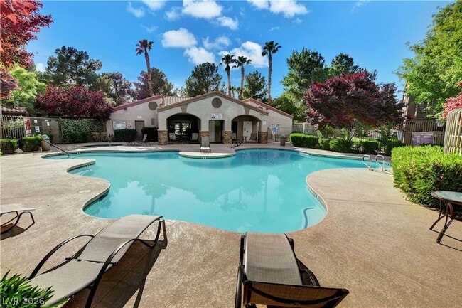 2120 Sealion Dr, Unit 105 in Las Vegas, NV - Building Photo - Building Photo