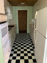 1014 Bois D'Arc St-Unit -1014-B in Lockhart, TX - Foto de edificio - Building Photo