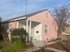 2871 32nd Ave in Sacramento, CA - Building Photo - Building Photo